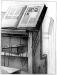 Milkau Bücherschrank mit angekettetem Buch aus der Bibliothek von Cesena 109-2